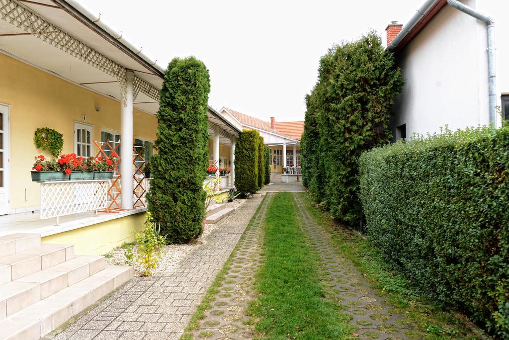 Stop Apartment Бюк Номер фото